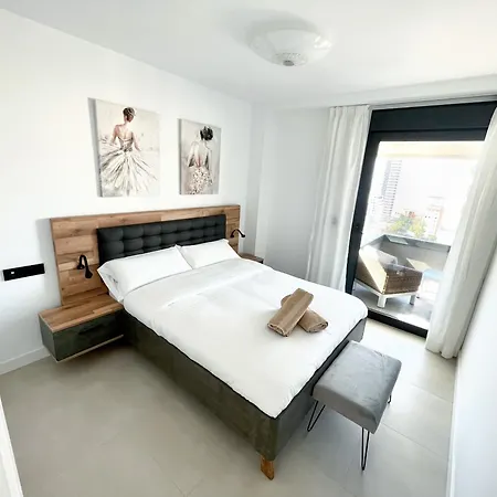 Appartement De 3 Dormitorios, Piscina Y Parking