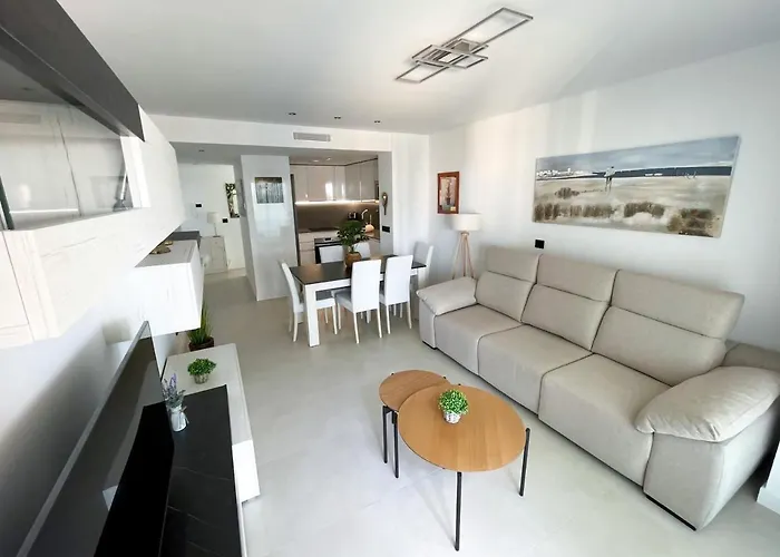 De 3 Dormitorios, Piscina Y Parking Appartement