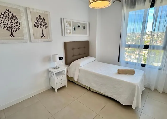 De 3 Dormitorios, Piscina Y Parking Appartement *