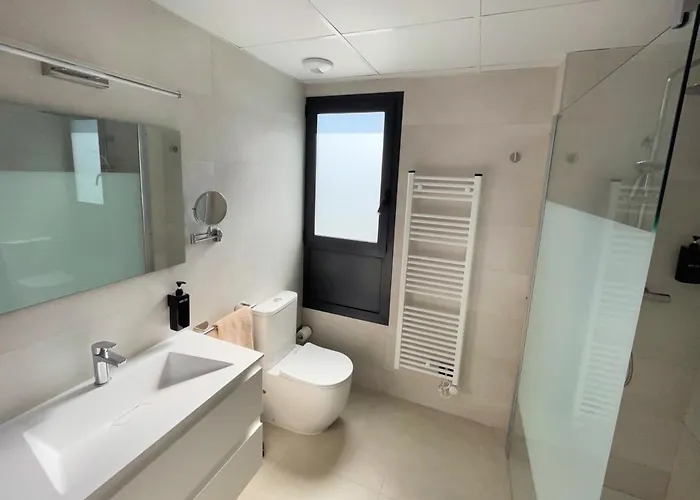 De 3 Dormitorios, Piscina Y Parking * Calp