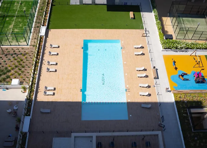 De 3 Dormitorios, Piscina Y Parking Appartement