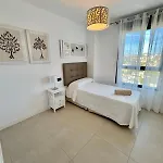 De 3 Dormitorios, Piscina Y Parking Apartment *