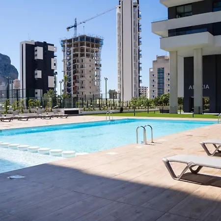 De 3 Dormitorios, Piscina Y Parking Lejlighed Calpe
