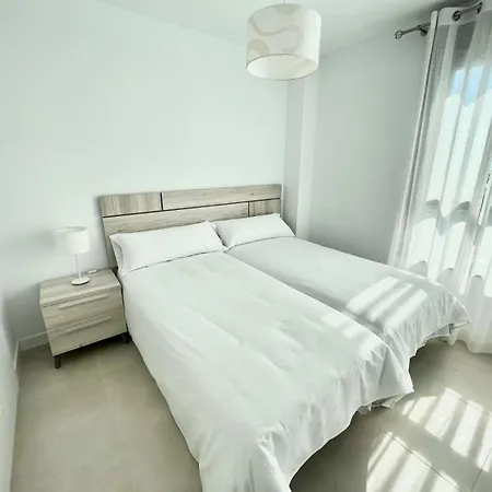 De 3 Dormitorios, Piscina Y Parking * Calpe