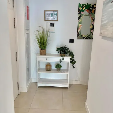 De 3 Dormitorios, Piscina Y Parking Кальпе