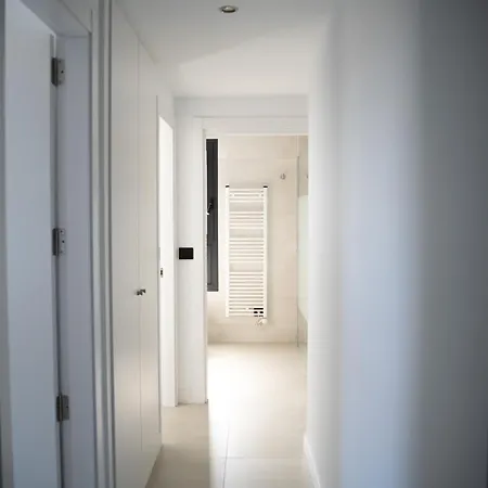 De 3 Dormitorios, Piscina Y Parking