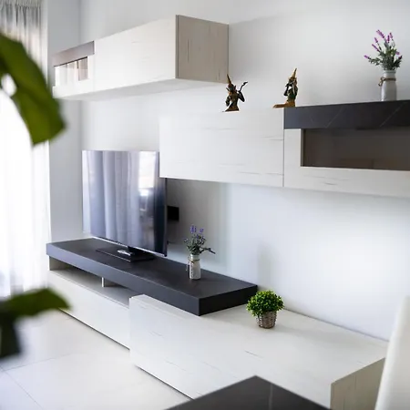 De 3 Dormitorios, Piscina Y Parking * Кальпе