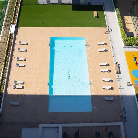 De 3 Dormitorios, Piscina Y Parking شقة