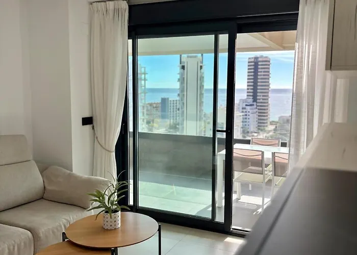 De 3 Dormitorios, Piscina Y Parking *