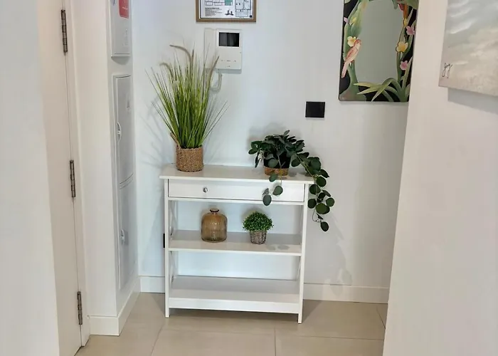 De 3 Dormitorios, Piscina Y Parking Calpe