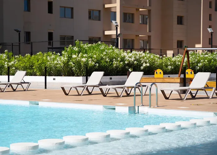 דירה De 3 Dormitorios, Piscina Y Parking