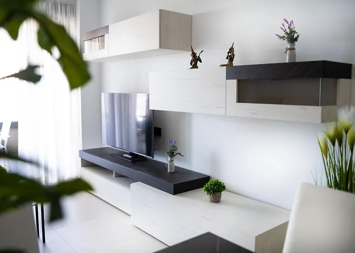 De 3 Dormitorios, Piscina Y Parking * Calpe