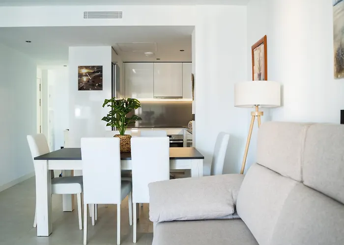 Apartment De 3 Dormitorios, Piscina Y Parking Calpe