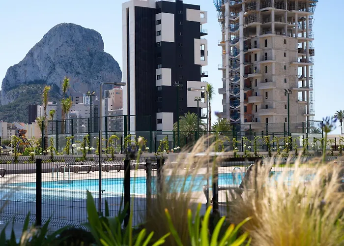 De 3 Dormitorios, Piscina Y Parking * קלפה