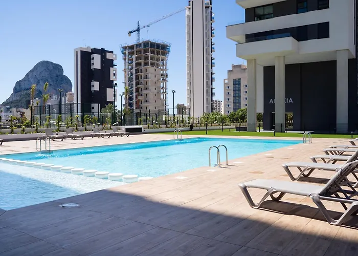 דירה De 3 Dormitorios, Piscina Y Parking *