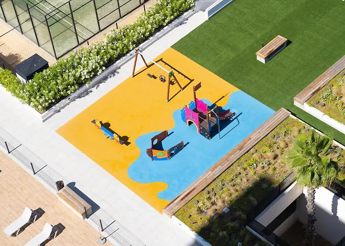 De 3 Dormitorios, Piscina Y Parking Apartment