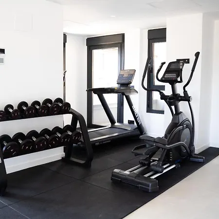 De 3 Dormitorios, Piscina Y Parking