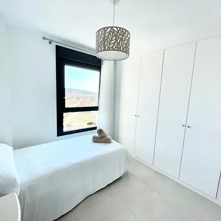 De 3 Dormitorios, Piscina Y Parking Апартаменти