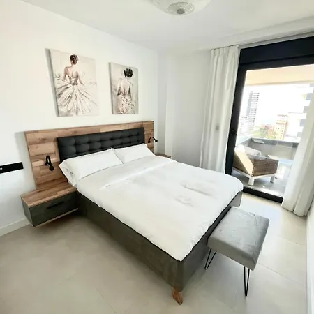 Апартаменти De 3 Dormitorios, Piscina Y Parking