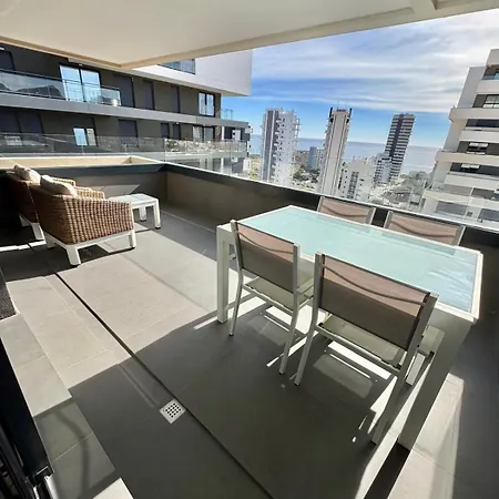 De 3 Dormitorios, Piscina Y Parking *