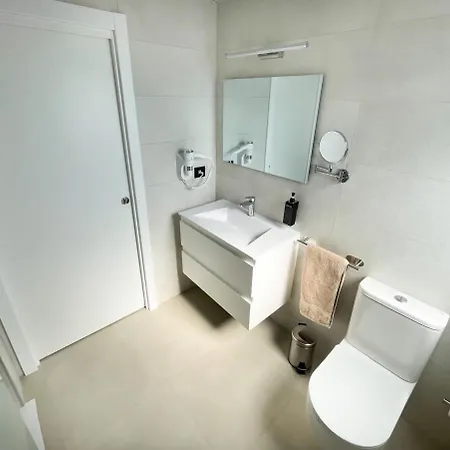 Апартаменти De 3 Dormitorios, Piscina Y Parking *